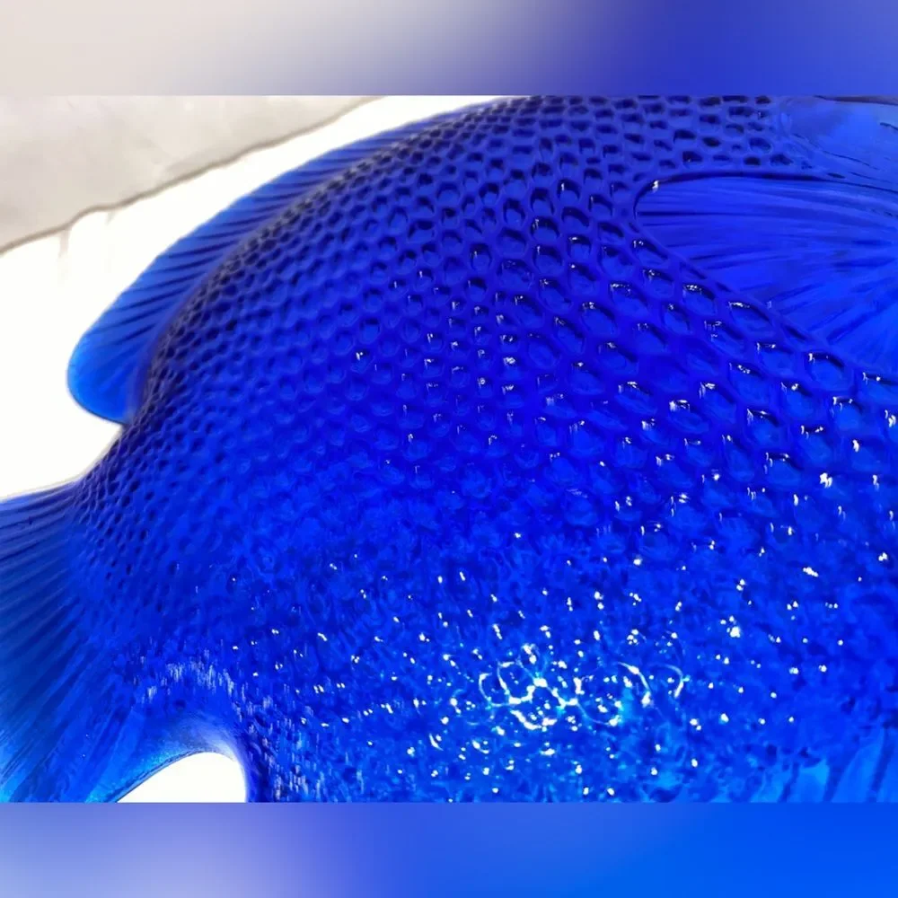 Cobalt Blue Arcorac fish plate.
